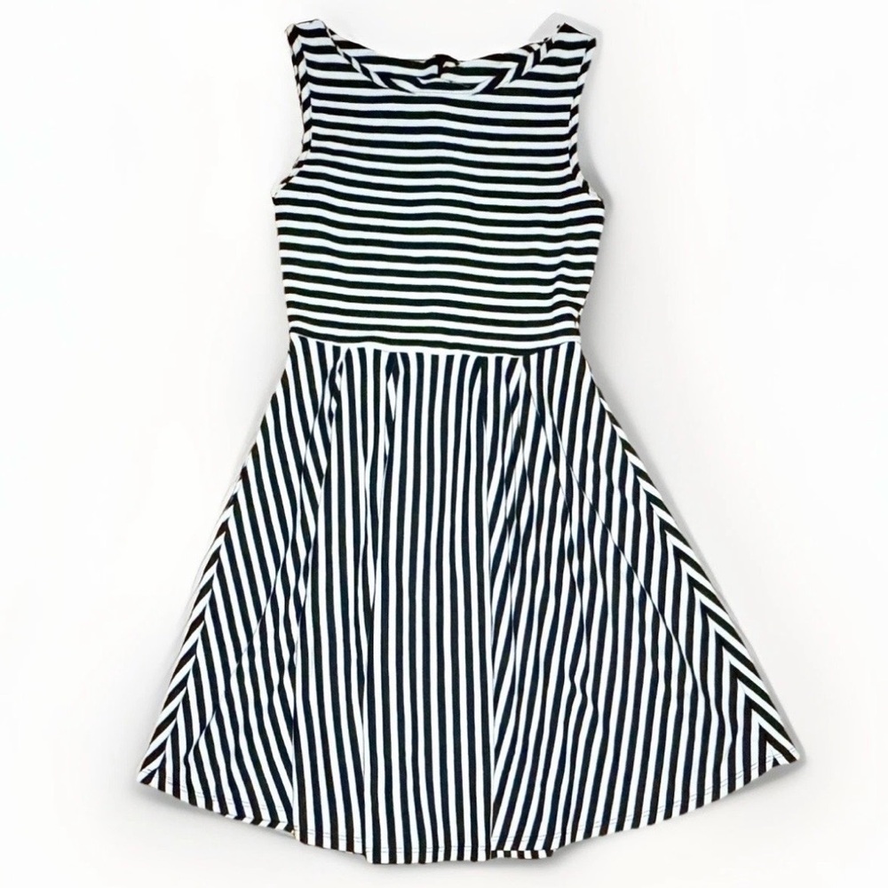 Adorable Modcloth Fit & Flare Dress, Black & White Striped, EUC!